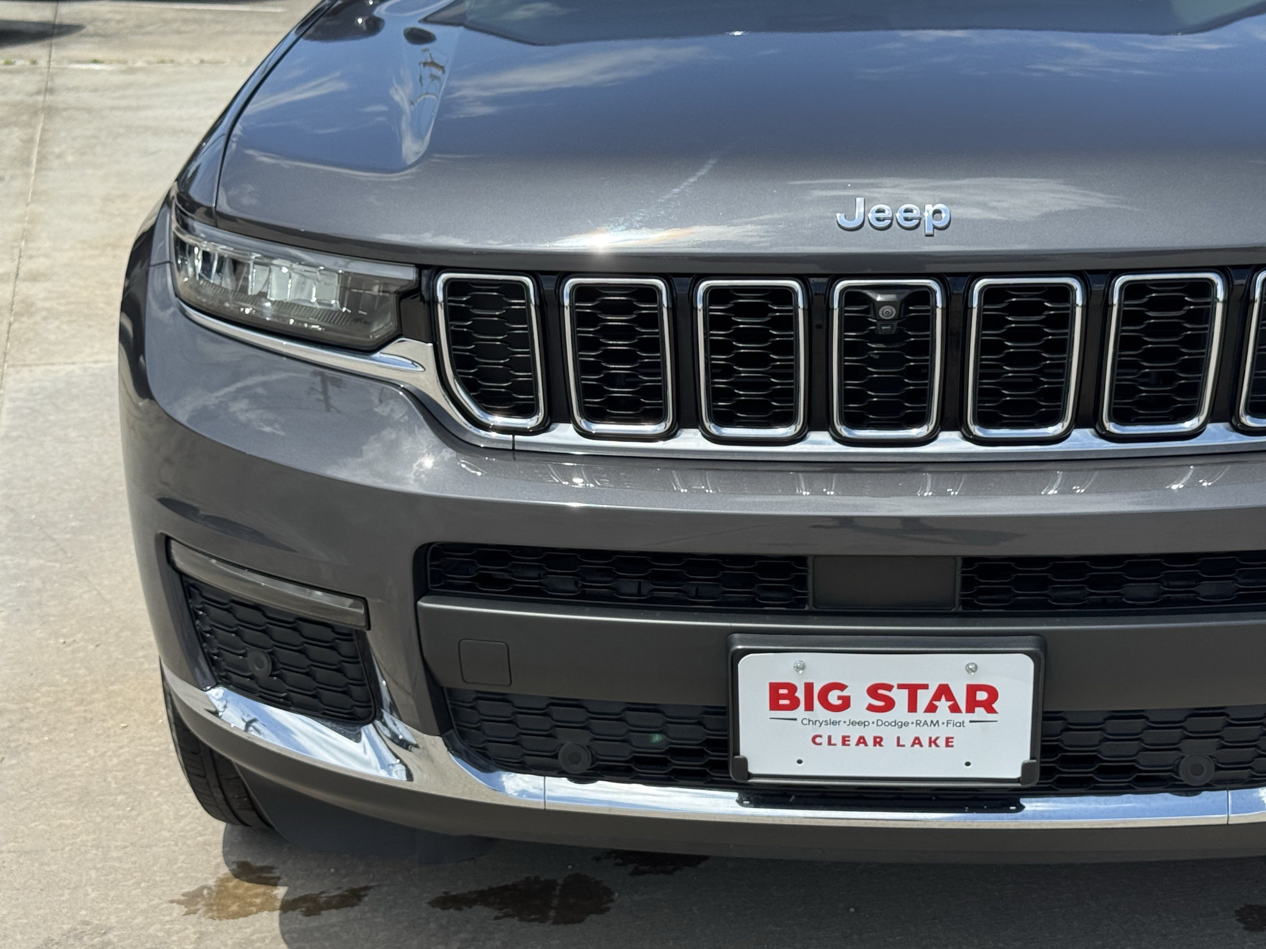 Used 2023 Jeep Grand Cherokee L Limited w/ Luxury Tech Group II AWD/4WD image 6