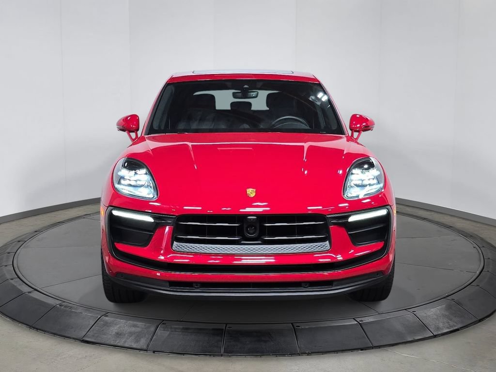 Certified 2026 Porsche Macan AWD/4WD image 10
