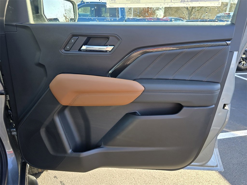 New 2025 GMC Canyon AT4 w/ Nightfall Edition image 30