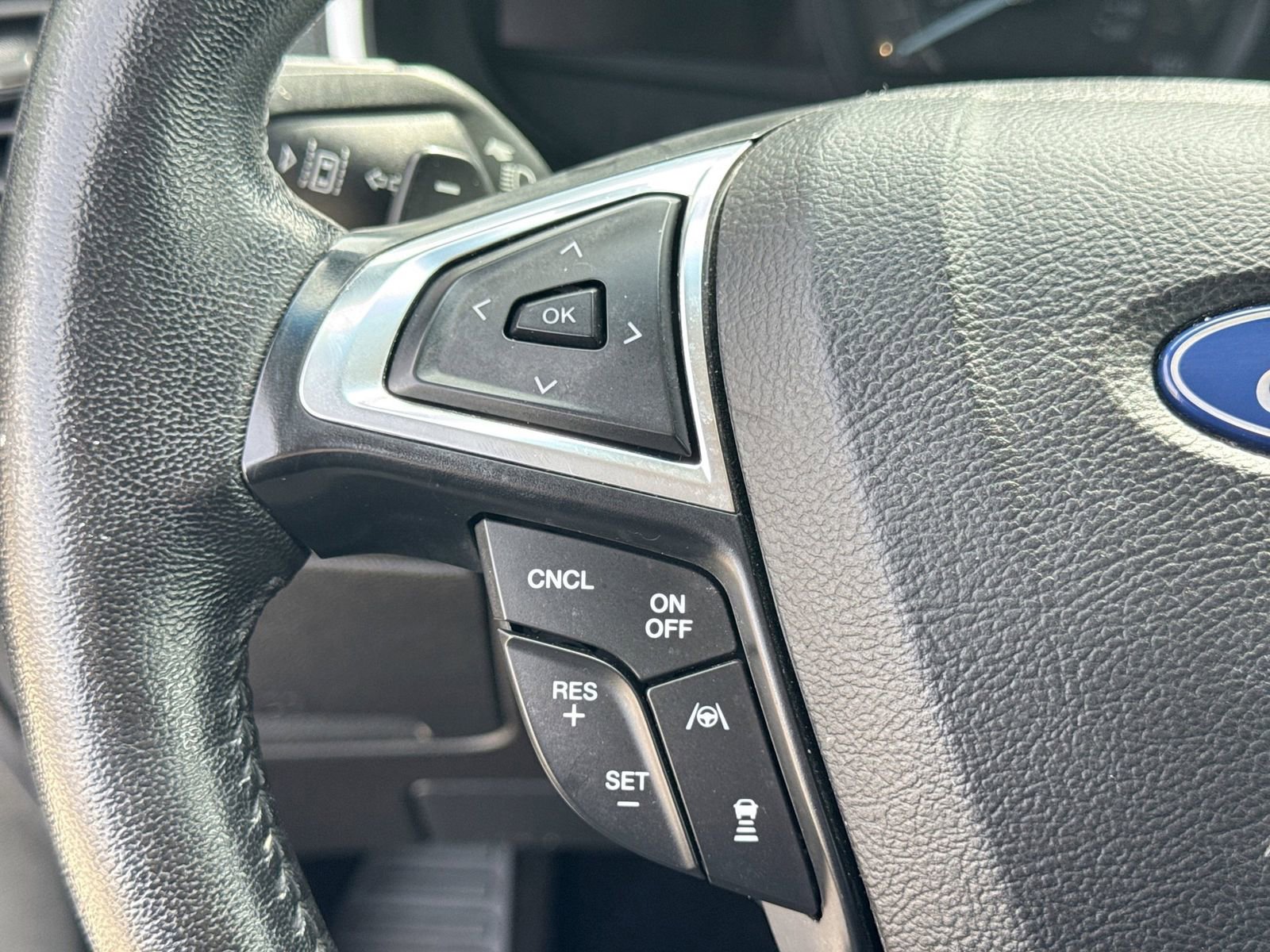 Used 2019 Ford Edge SEL AWD/4WD image 28