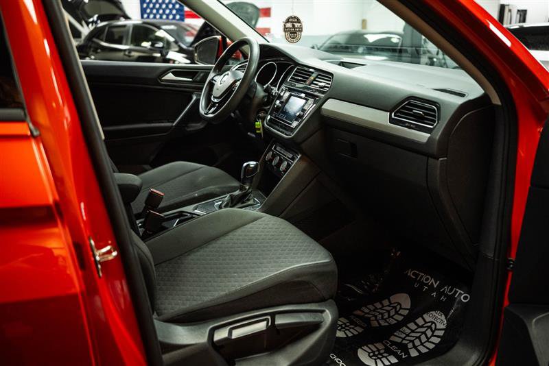 Used 2019 Volkswagen Tiguan S image 14