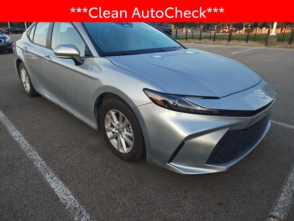Used 2025 Toyota Camry LE FWD image 4