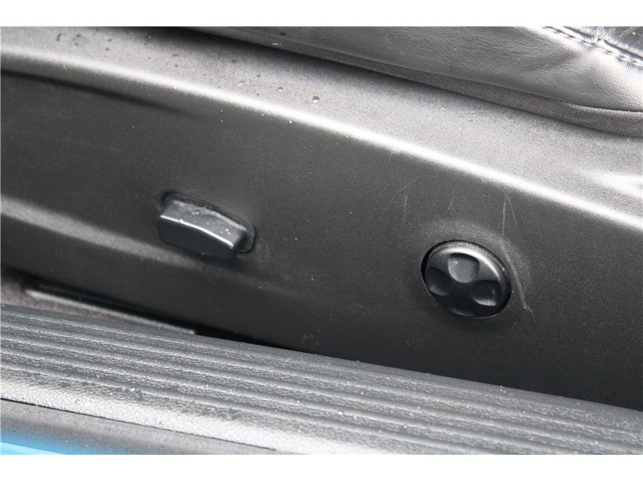 Used 2015 Dodge Challenger SXT Plus image 12