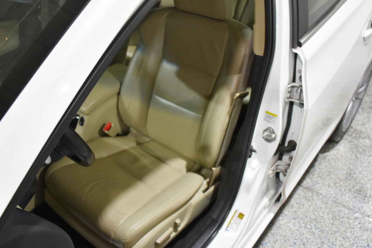Used 2013 Acura ILX w/ Premium Package image 34