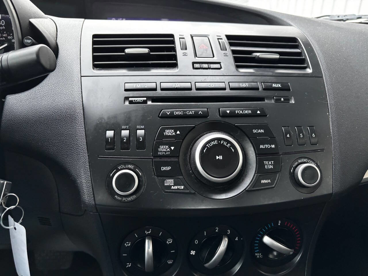 Used 2012 MAZDA MAZDA3 i Sport image 22