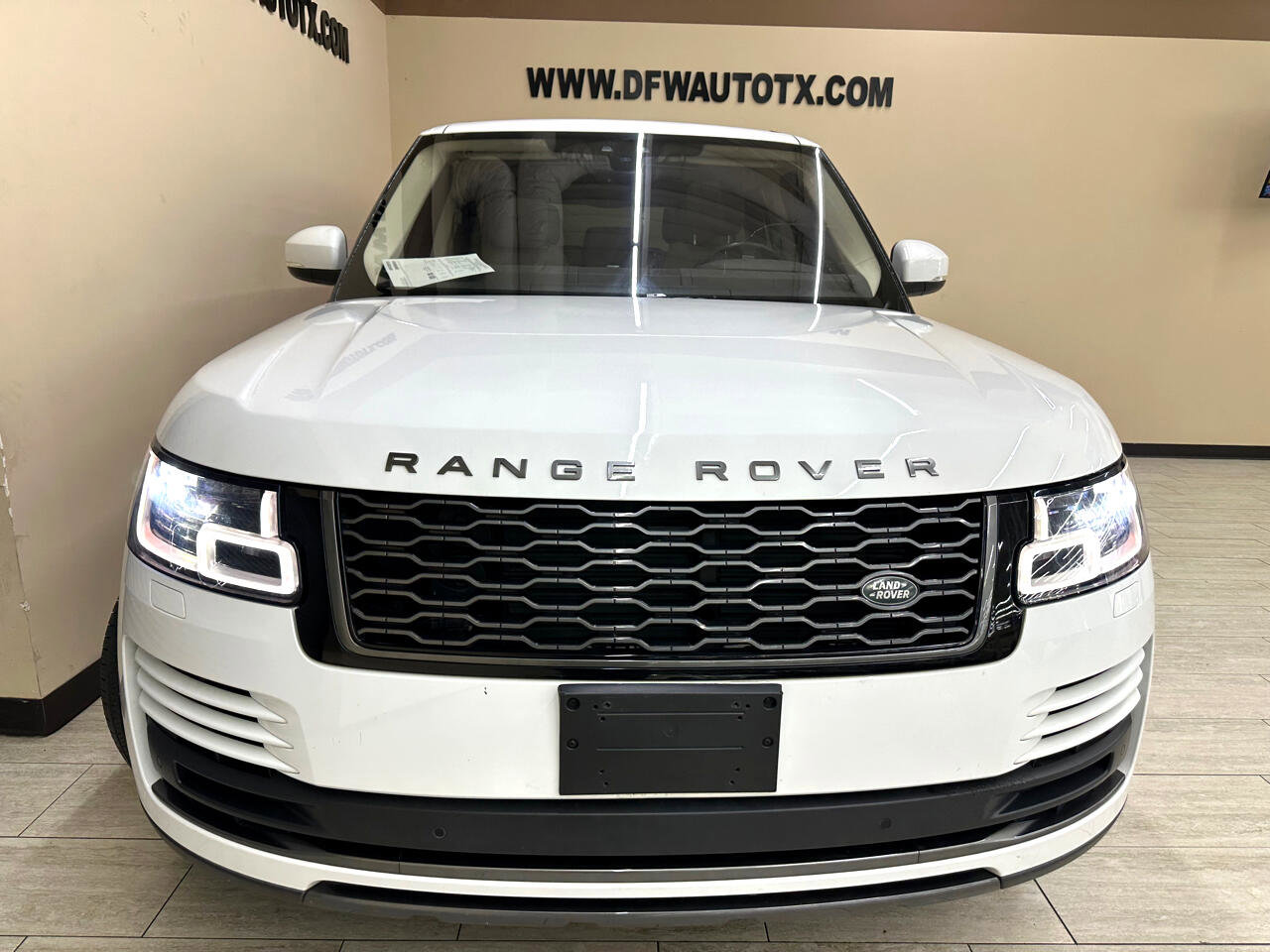 Used 2019 Land Rover Range Rover image 3