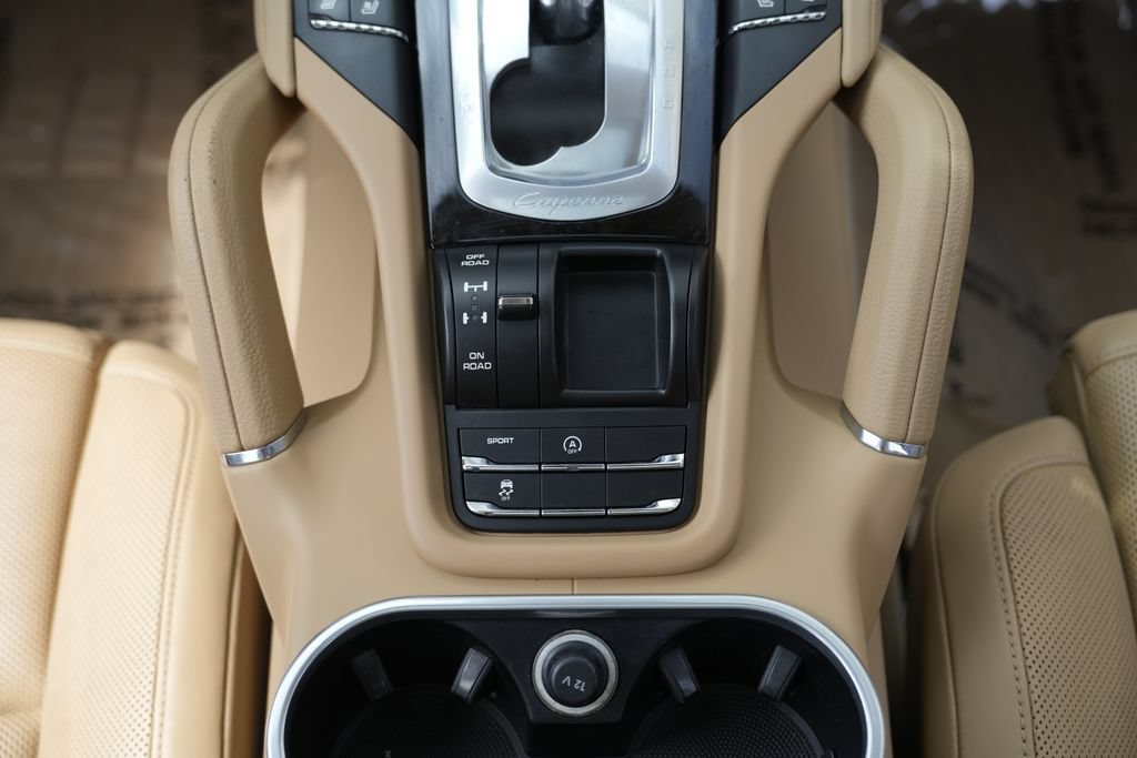 Used 2016 Porsche Cayenne AWD/4WD image 48