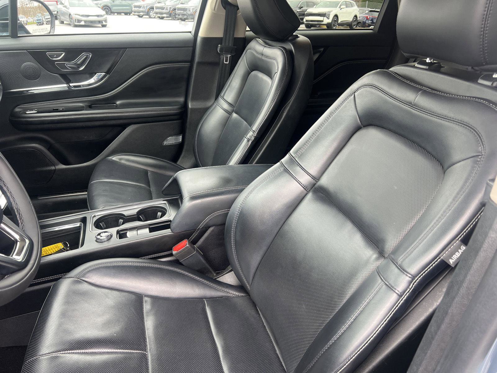 Used 2023 Lincoln Corsair AWD w/ Equipment Group 101A image 9