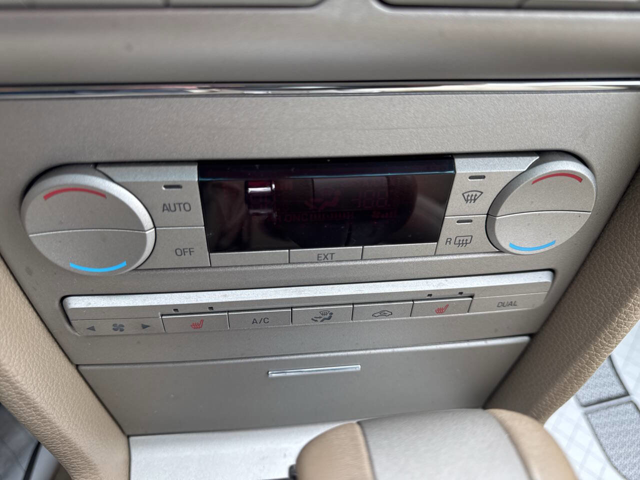 Used 2006 Lincoln Zephyr image 32