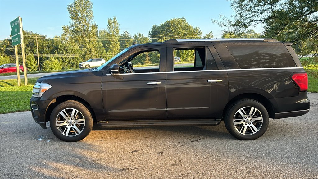Used 2024 Ford Expedition Max Limited AWD/4WD image 4