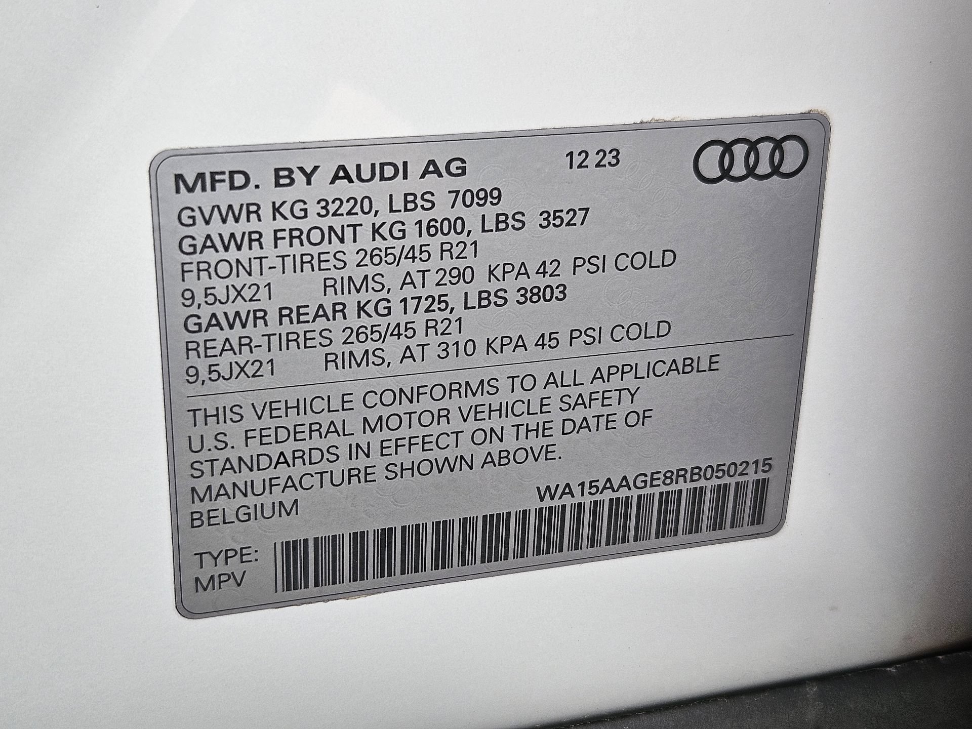 Used 2024 Audi Q8 e-tron Premium Plus w/ Premium Plus Package AWD/4WD image 34
