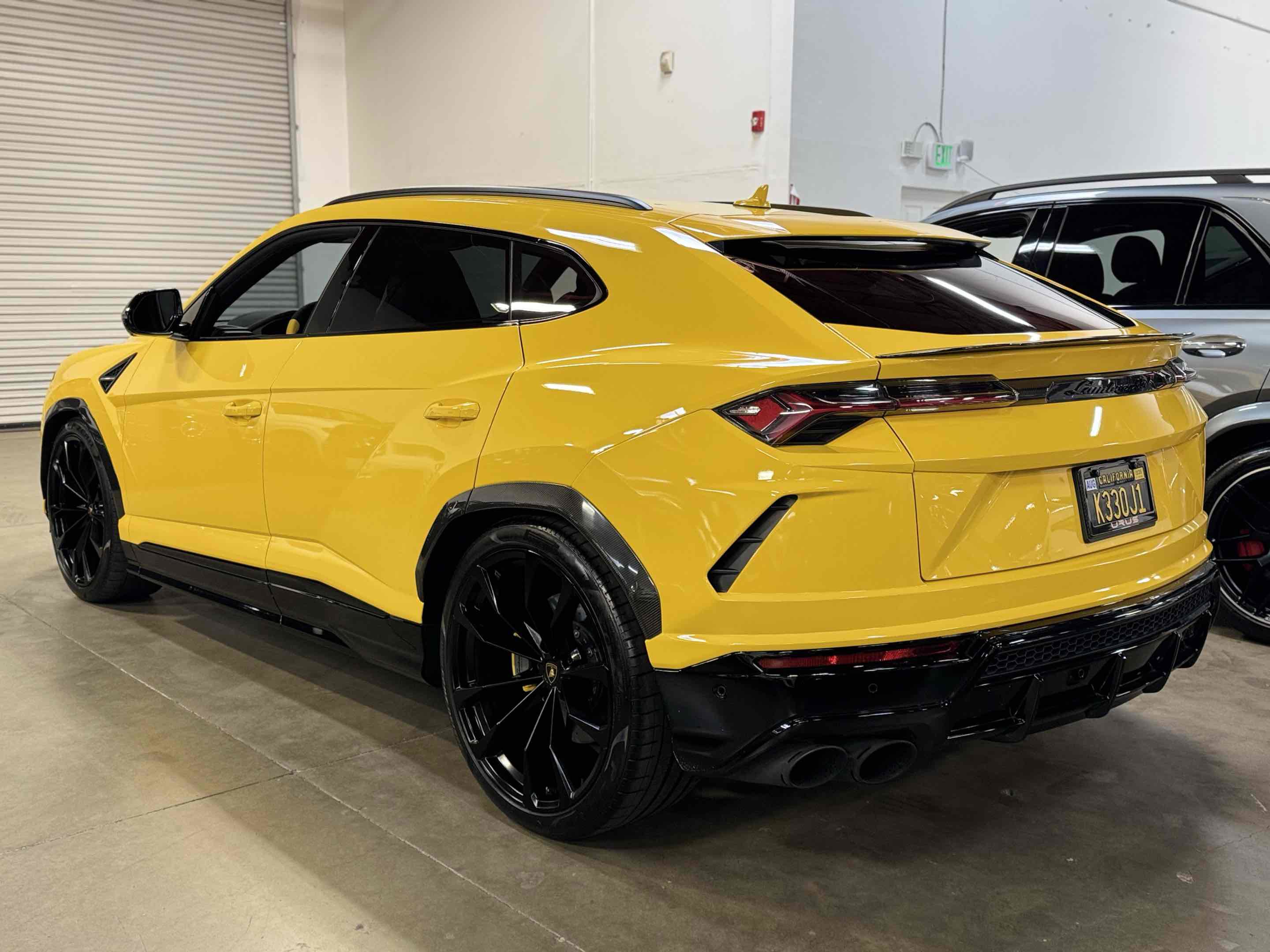 Used 2021 Lamborghini Urus image 2