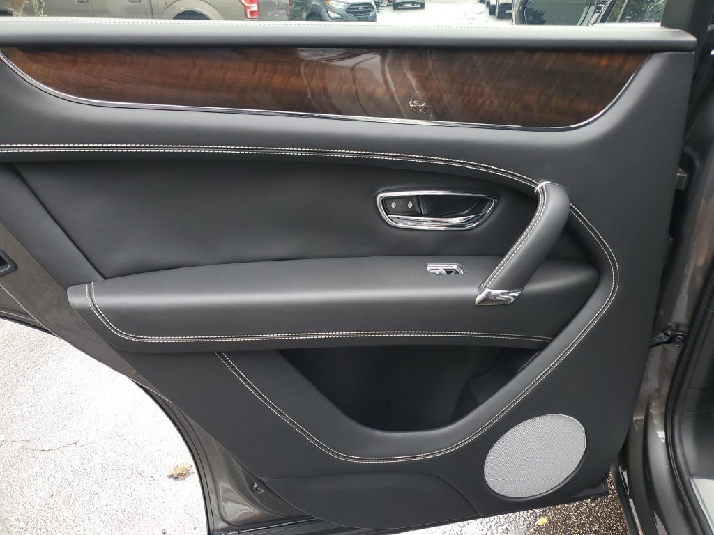 Used 2018 Bentley Bentayga AWD/4WD image 11