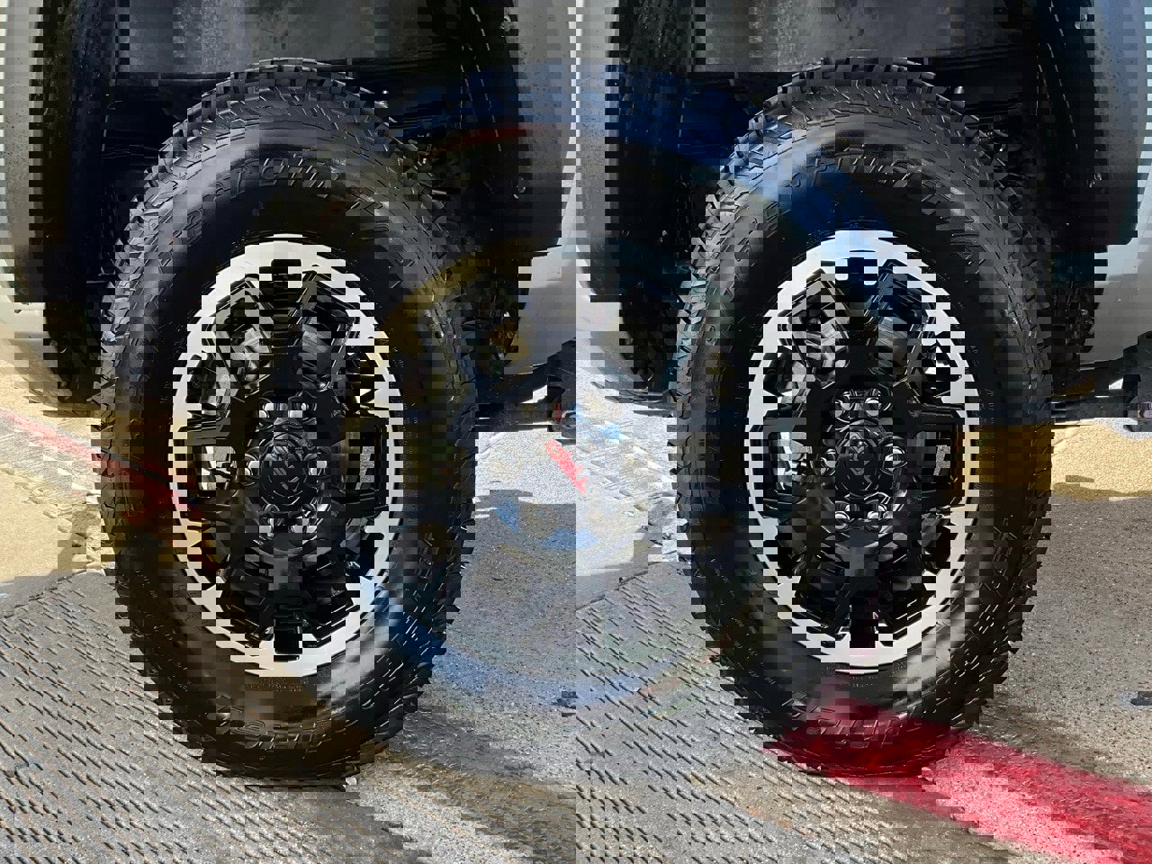 Used 2025 Toyota Tacoma TRD Off-Road image 9