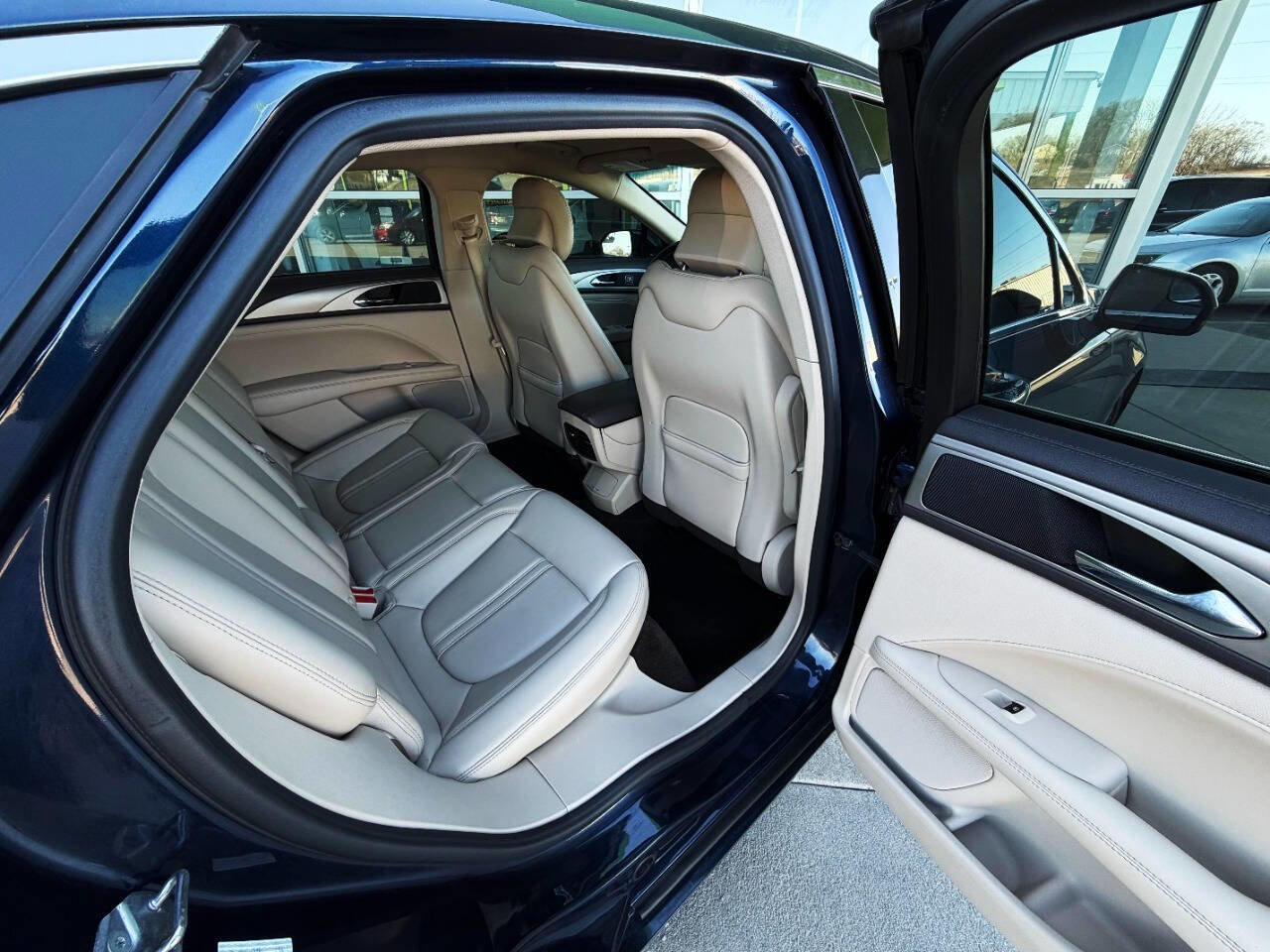 Used 2017 Lincoln MKZ Premiere image 15