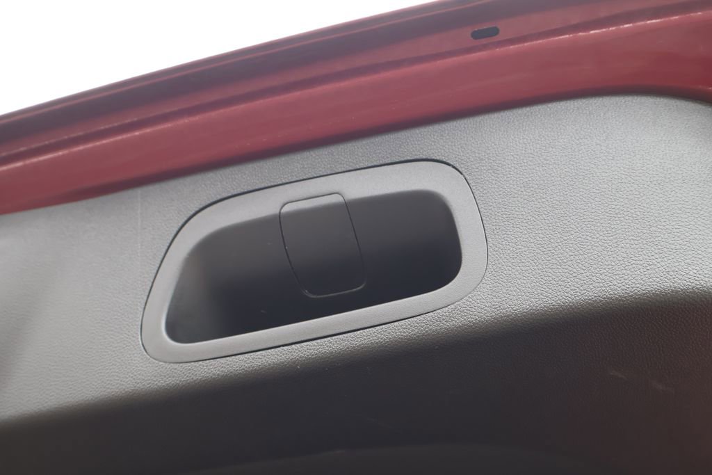 Certified 2024 Chevrolet Trax RS w/ Sunroof Package image 52