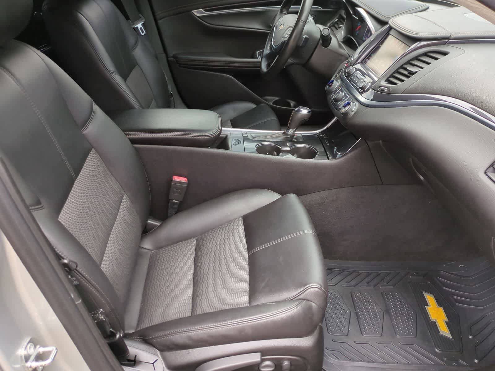 Used 2018 Chevrolet Impala LT FWD image 21
