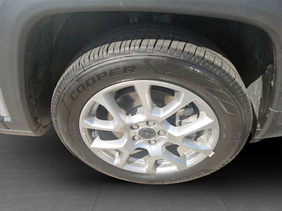 Used 2025 Jeep Compass Limited AWD/4WD image 34