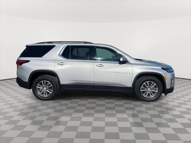 Used 2022 Chevrolet Traverse LT image 2