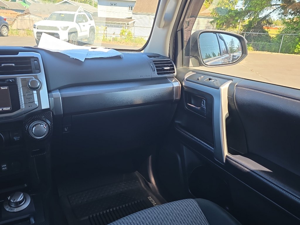 Certified 2019 Toyota 4Runner SR5 AWD/4WD image 21