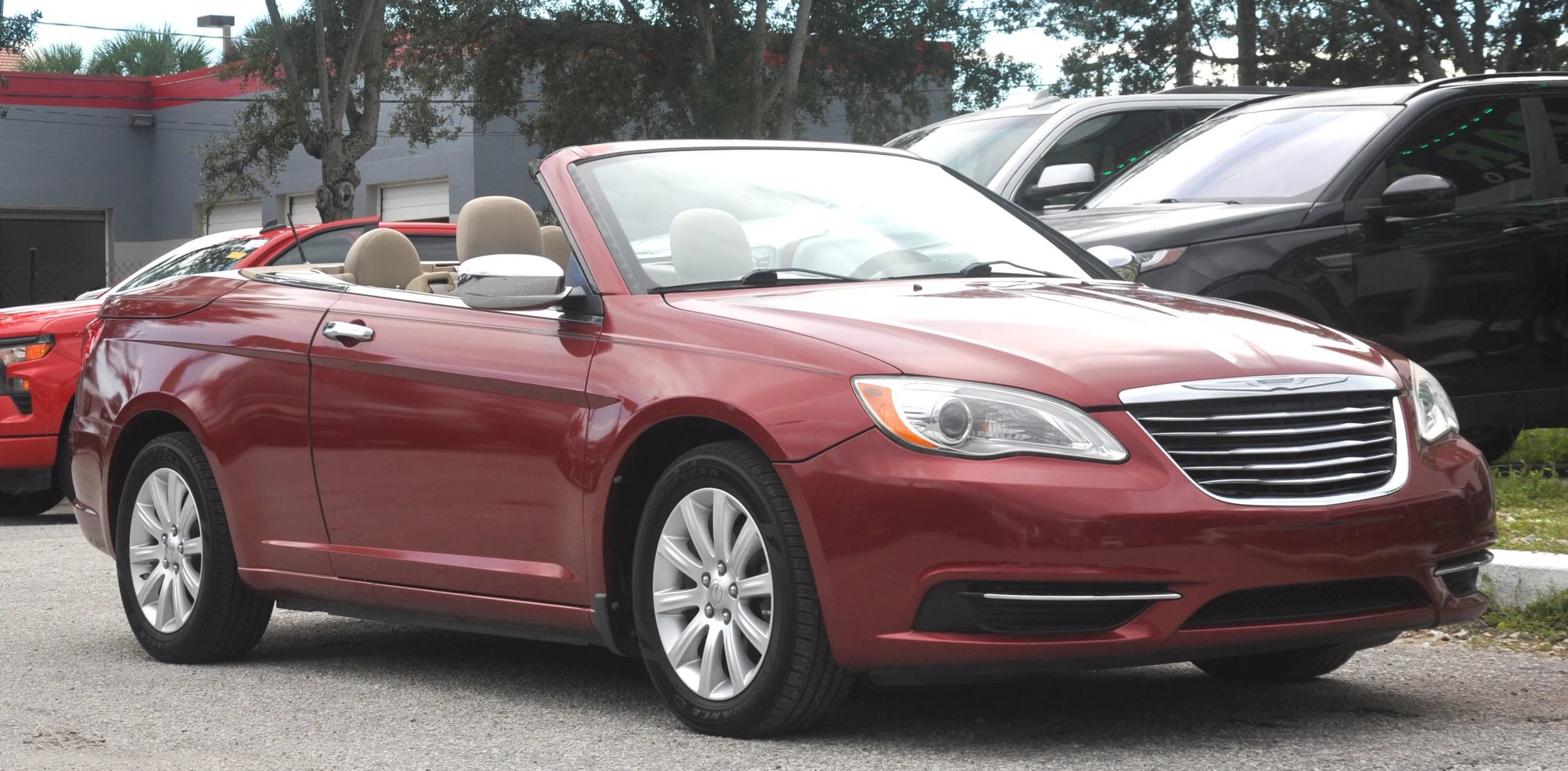 Used 2011 Chrysler 200 Touring FWD image 10