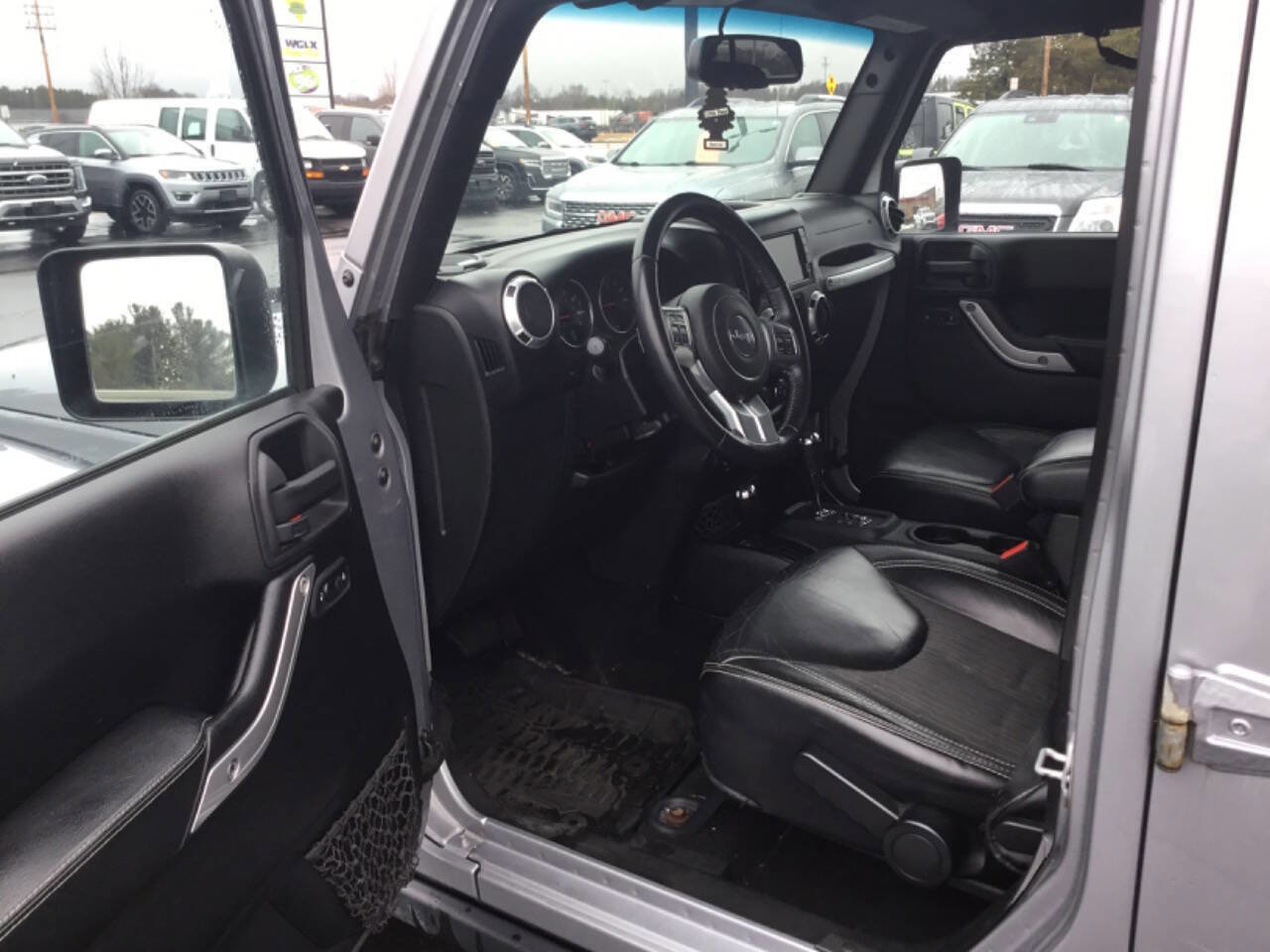 Used 2015 Jeep Wrangler Unlimited Sport AWD/4WD image 9