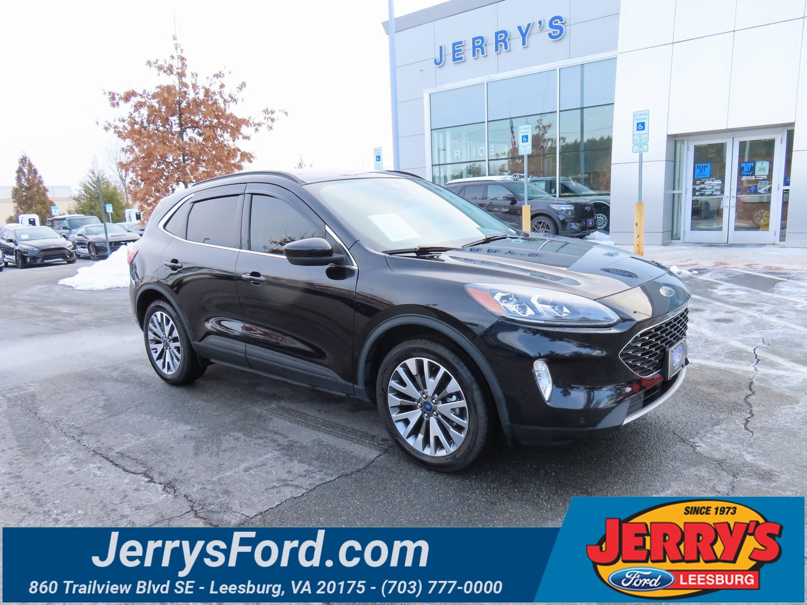 Certified 2022 Ford Escape Titanium w/ Class II Trailer Tow Package image 1