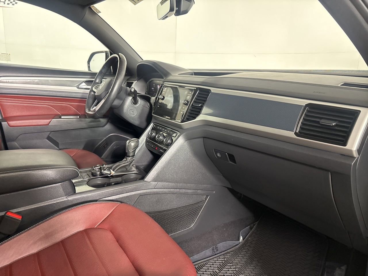 Used 2023 Volkswagen Atlas Cross Sport SEL Premium R-Line image 29