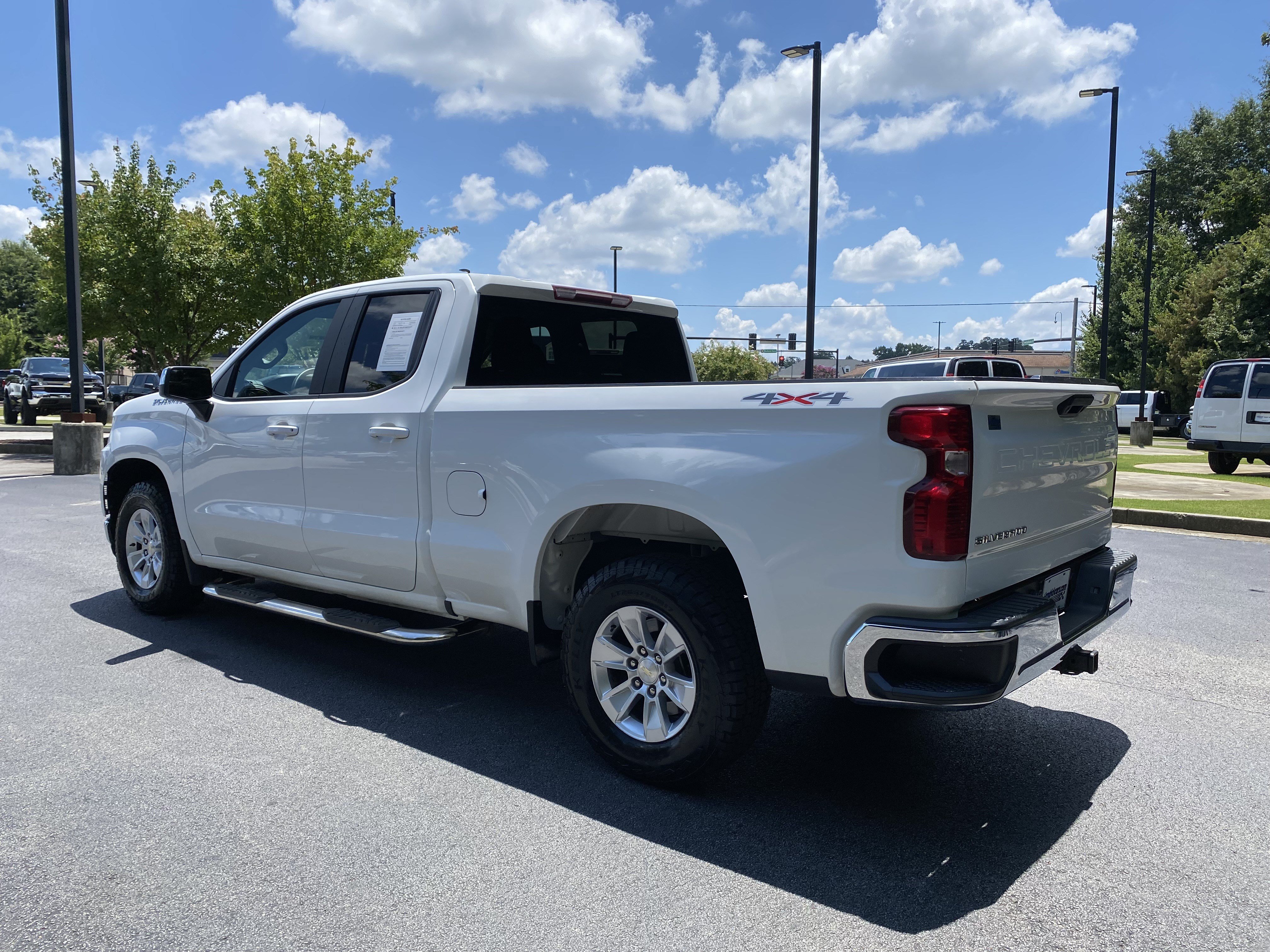 Used 2020 Chevrolet Silverado 1500 LT w/ Trailering Package AWD/4WD image 7