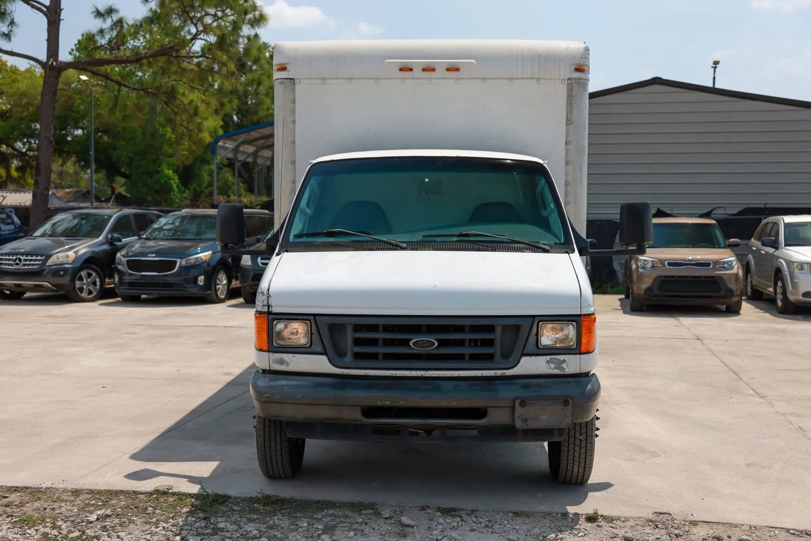 Used 2005 Ford E-350 and Econoline 350 Super Duty image 11