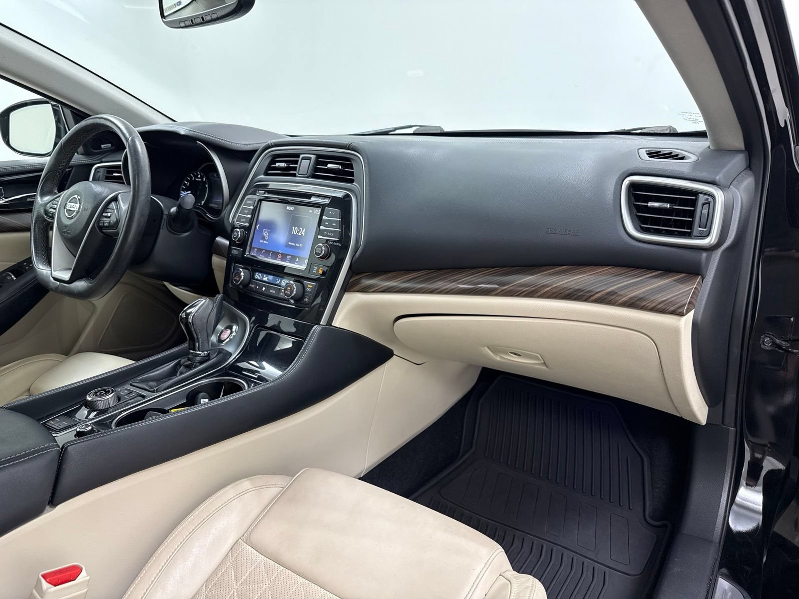 Used 2017 Nissan Maxima Platinum w/ Interior Lighting Package FWD image 35