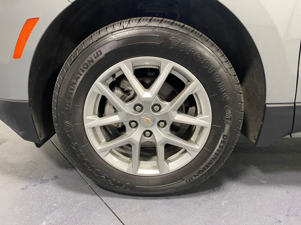 Used 2023 Chevrolet Equinox LT w/ Driver Convenience Package image 16