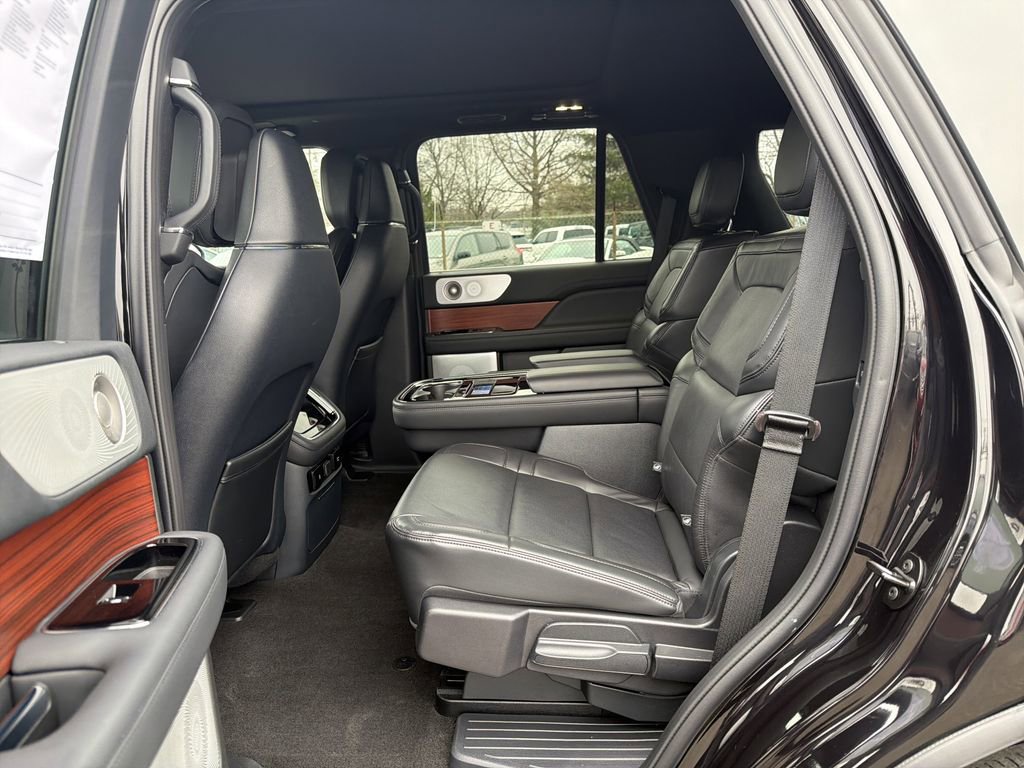 Certified 2024 Lincoln Navigator Reserve image 13