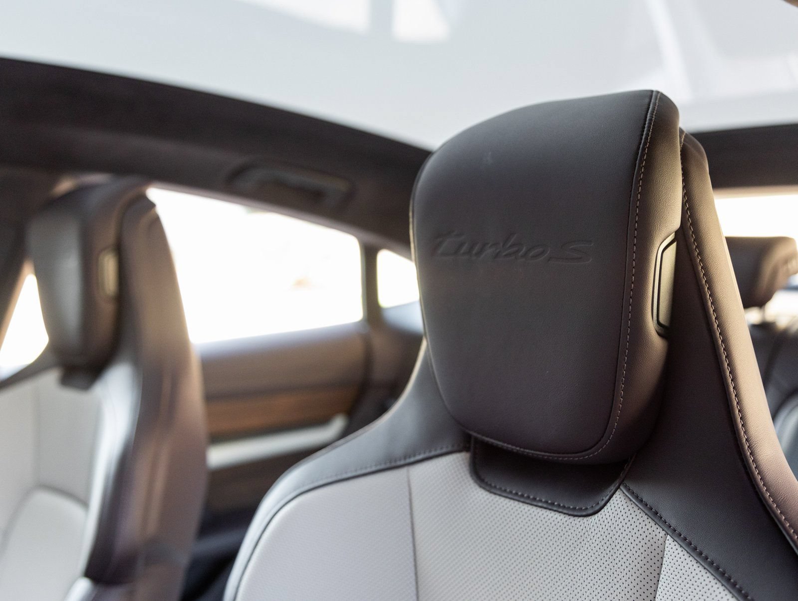 New 2026 Porsche Taycan Turbo S AWD/4WD image 24
