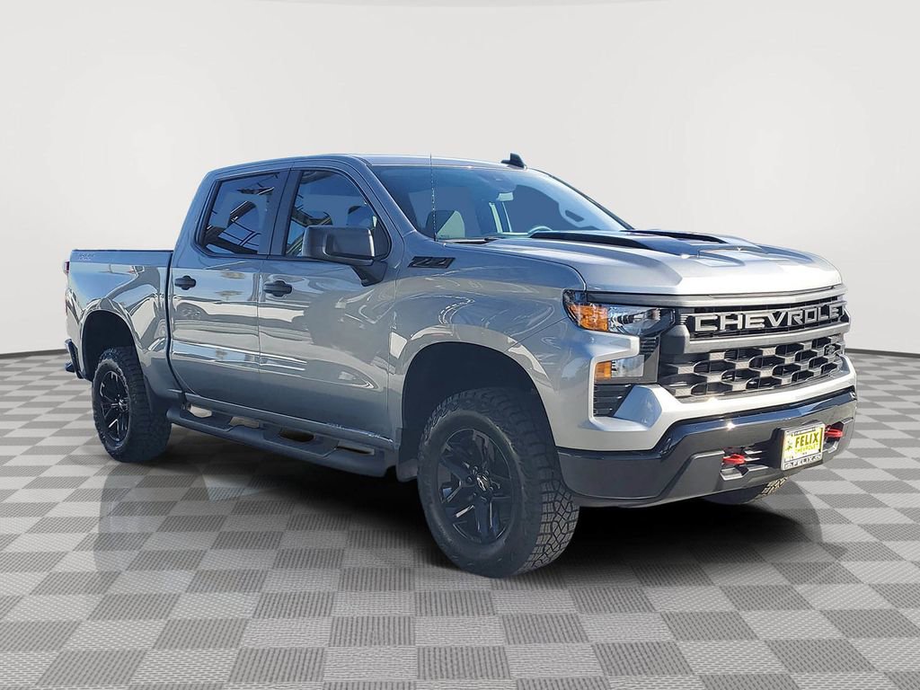 New 2026 Chevrolet Silverado 1500 Custom Trail Boss w/ LPO, Dark Essentials Package image 2