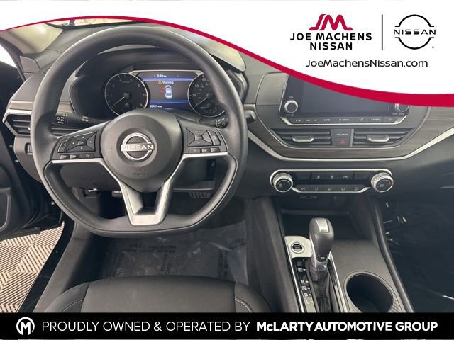 Used 2025 Nissan Altima 2.5 SV image 28