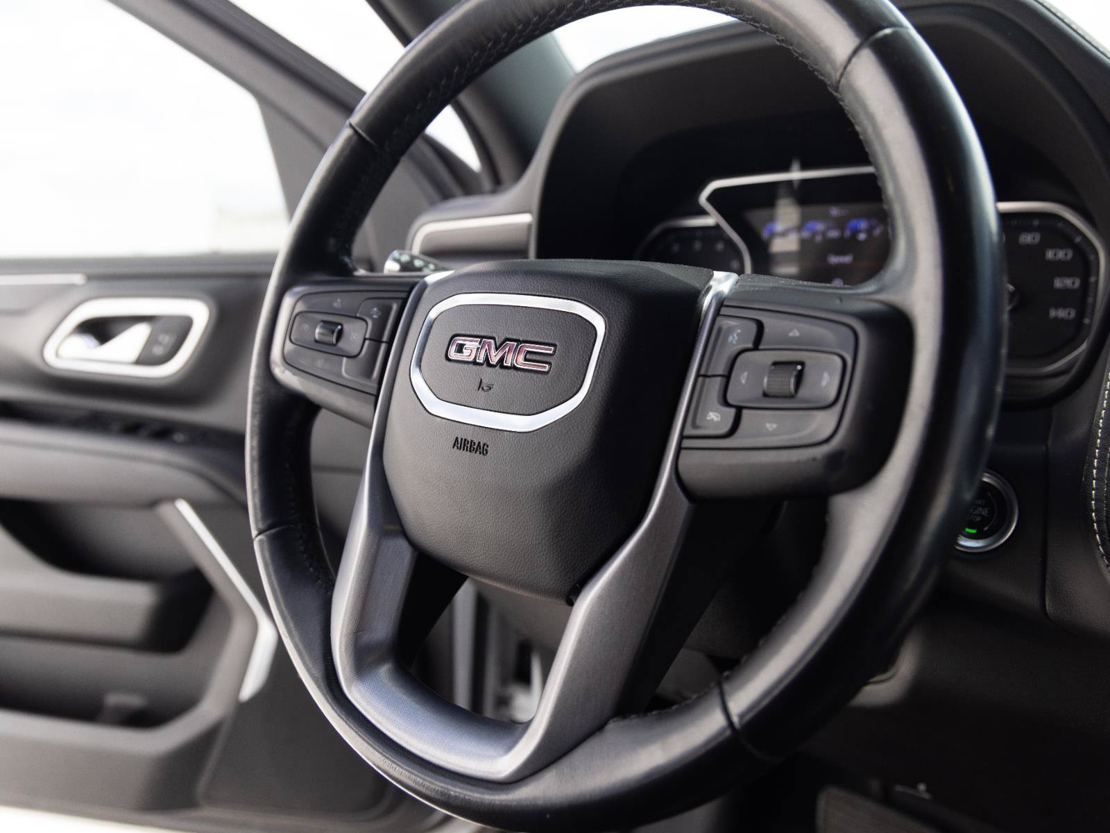 Used 2021 GMC Yukon XL SLT AWD/4WD image 27