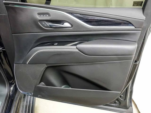 Used 2022 Cadillac Escalade Sport w/ Touring Package AWD/4WD image 34