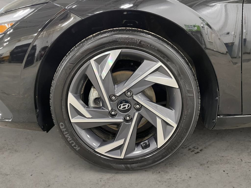 Used 2025 Hyundai Elantra Sport FWD image 14