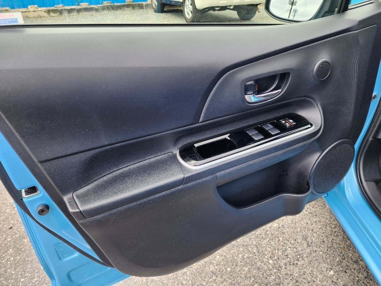 Used 2015 Toyota Prius C Two FWD image 11