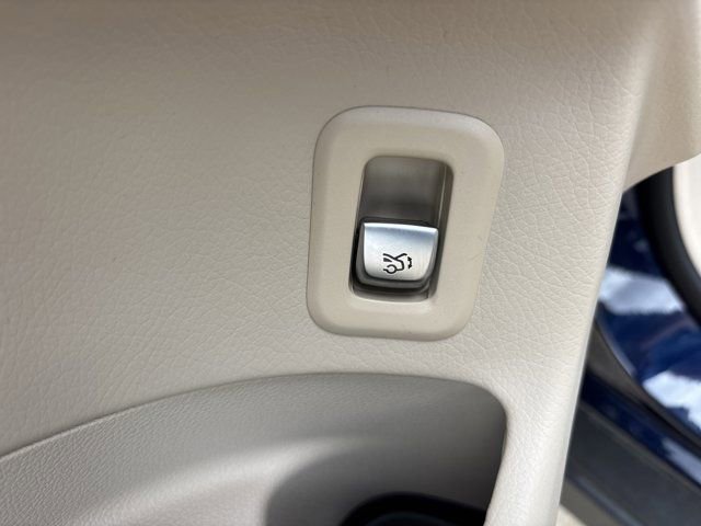 Used 2021 Mercedes-Benz GLC 300 4MATIC image 25