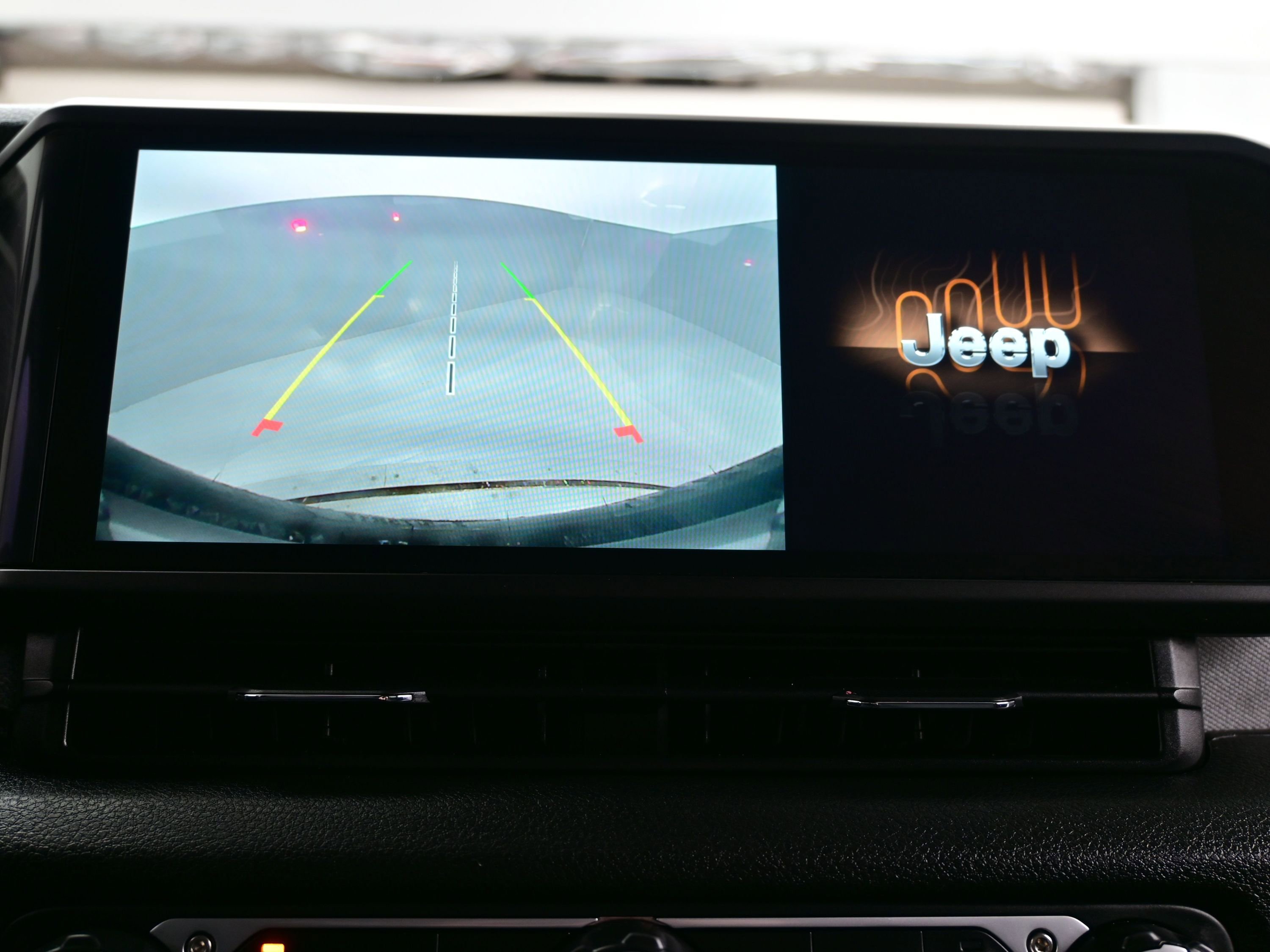 Used 2025 Jeep Wrangler Unlimited Sport AWD/4WD image 16