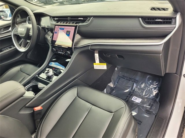 New 2025 Jeep Grand Cherokee Limited image 17