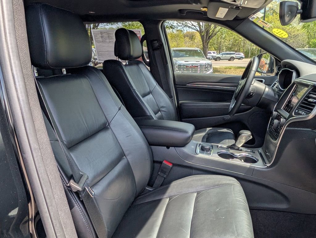 Used 2018 Jeep Grand Cherokee Limited AWD/4WD image 19