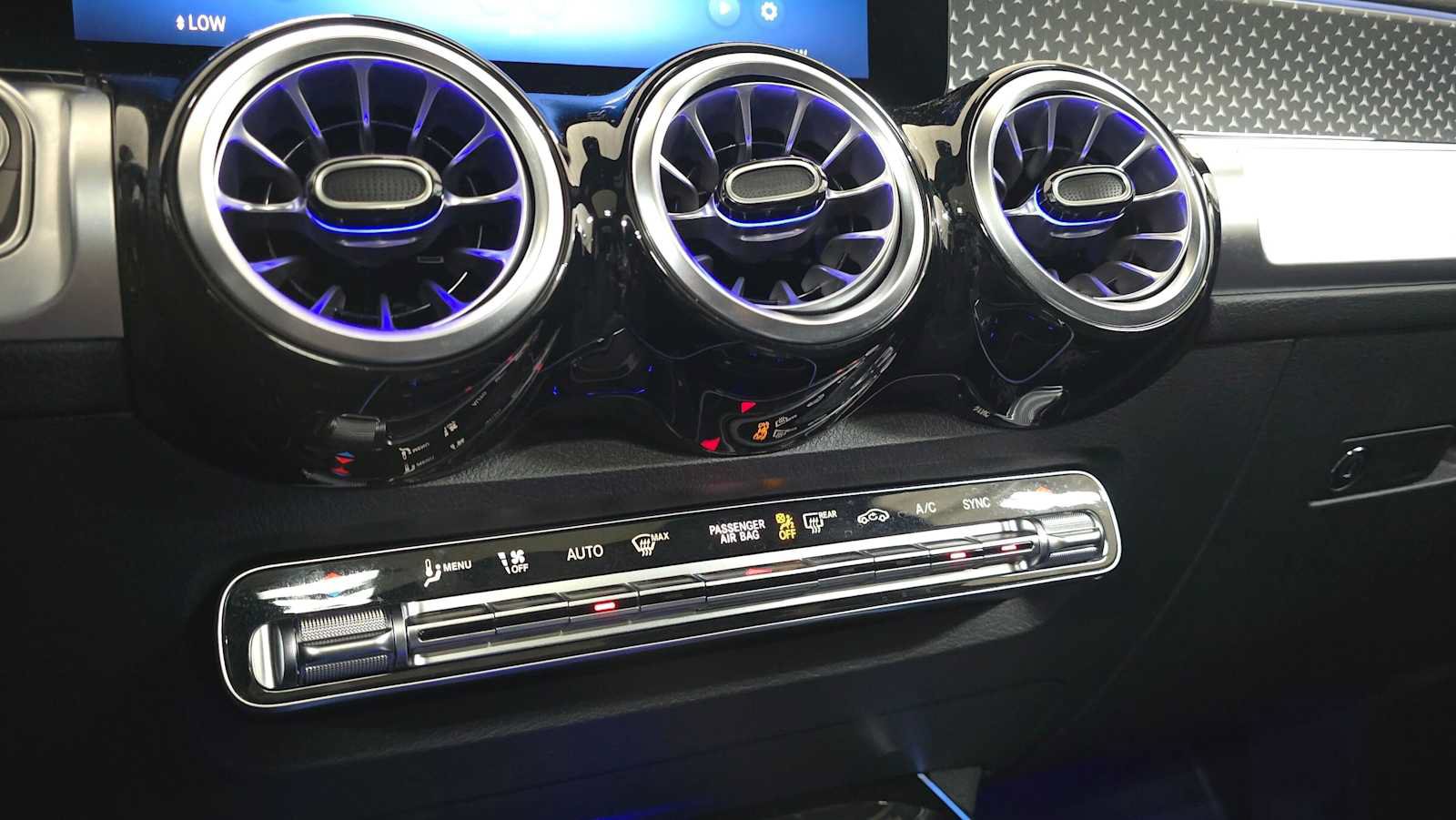 Used 2026 Mercedes-Benz GLB 250 4MATIC image 33