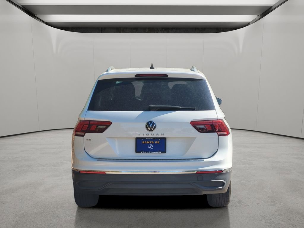 Used 2022 Volkswagen Tiguan SE w/ Panoramic Sunroof Package FWD image 2