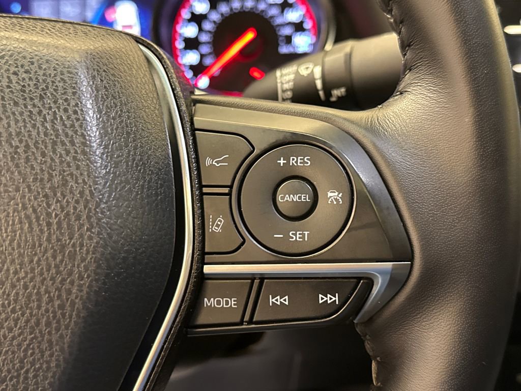 Used 2019 Toyota Camry XSE image 29