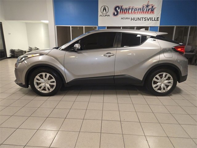 Used 2020 Toyota C-HR LE image 5