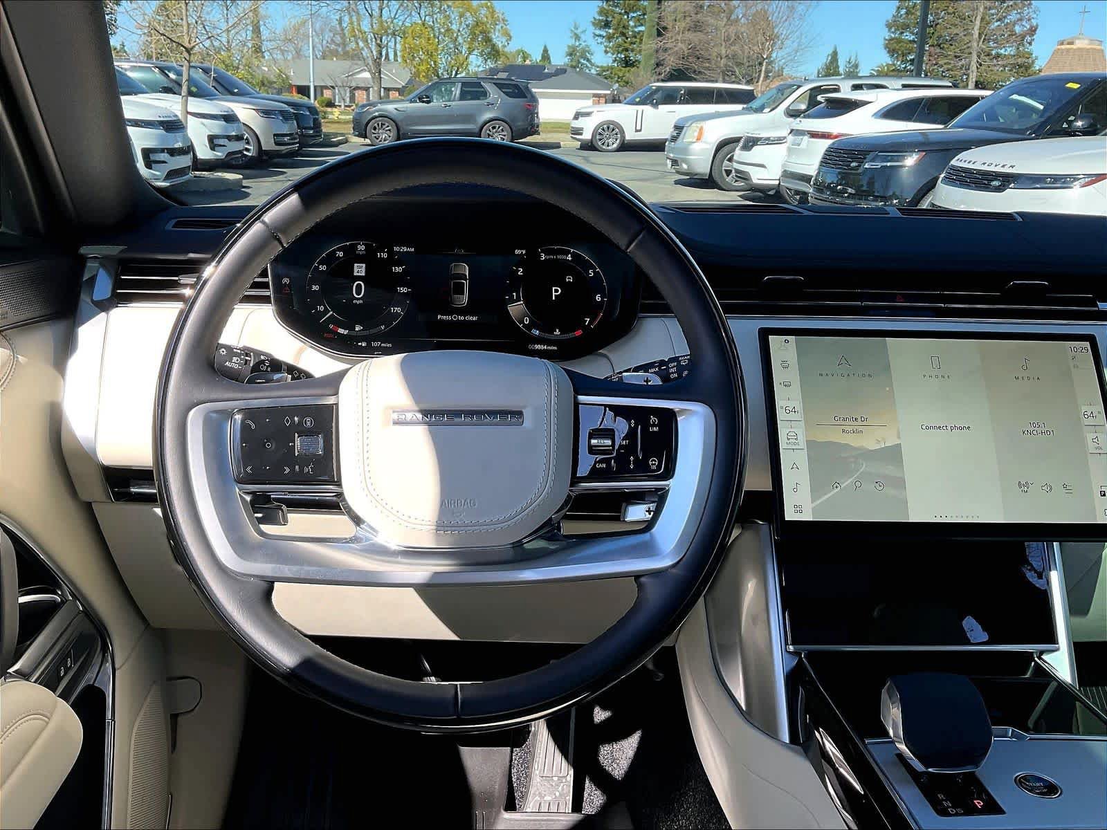 Used 2025 Land Rover Range Rover Long Wheelbase SE AWD/4WD image 8
