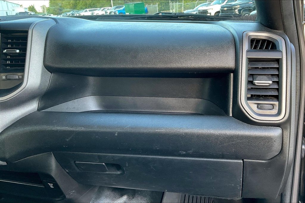 Used 2024 RAM 3500 Tradesman w/ Chrome Appearance Group AWD/4WD image 16